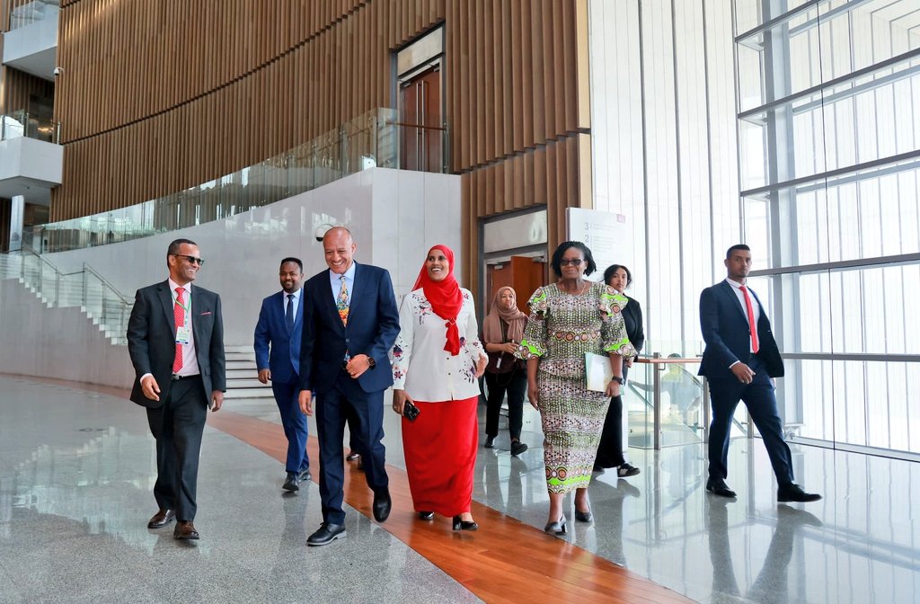 AUC_PAPS's tweet photo. The 10th #APSD focuses on strengthening public institutions to enhance their efficiency, effectiveness, agility, & resilience in service delivery. By fostering innovation, accountability& responsiveness, #APSD2025 aims to equip institutions with capacity to adapt to emerging... https://t.co/NrSUiBGFv8