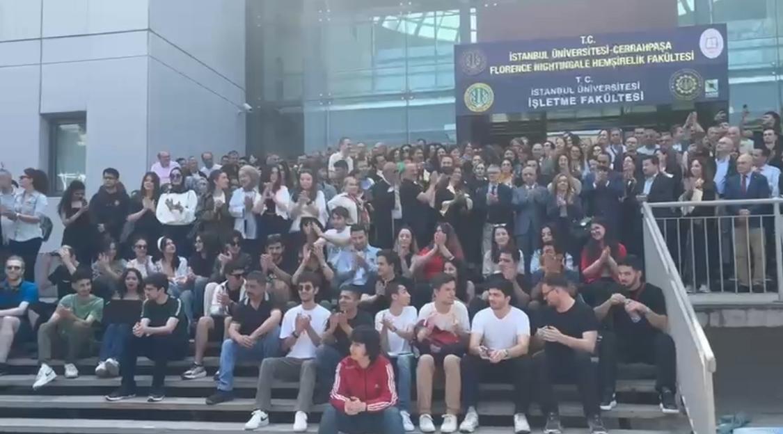 İstanbul Üniversitesi İşletme Fakültesi

Köklü geçmişinden aldığı güçle, geleceğe vizyoner bakış: Öğrencisi, Hocası, İdari personeliyle, Perspektif 2053 yolunda...