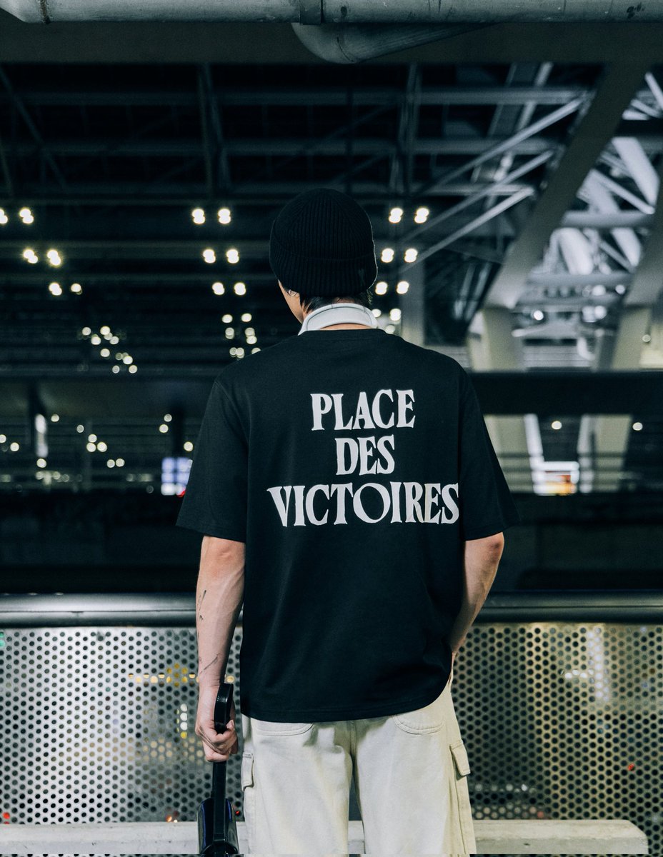 ParagonDepart's tweet image. Airport look ของ #ไบร์ทวชิรวิชญ์ ที่จะเข้าร่วมชมโชว์ของ AMI PARIS SS2026 Show ในวันพฤหัสบดีที่ 26 มิถุนายน 2025 เวลา 01.30 น. ตามเวลาประเทศไทย รอติดตาม
#amiparis #amiss26xbright #bbrightvc #amiparisxbright #ppgroupthailand #ParagonDepartmentStore #TheMallGroup