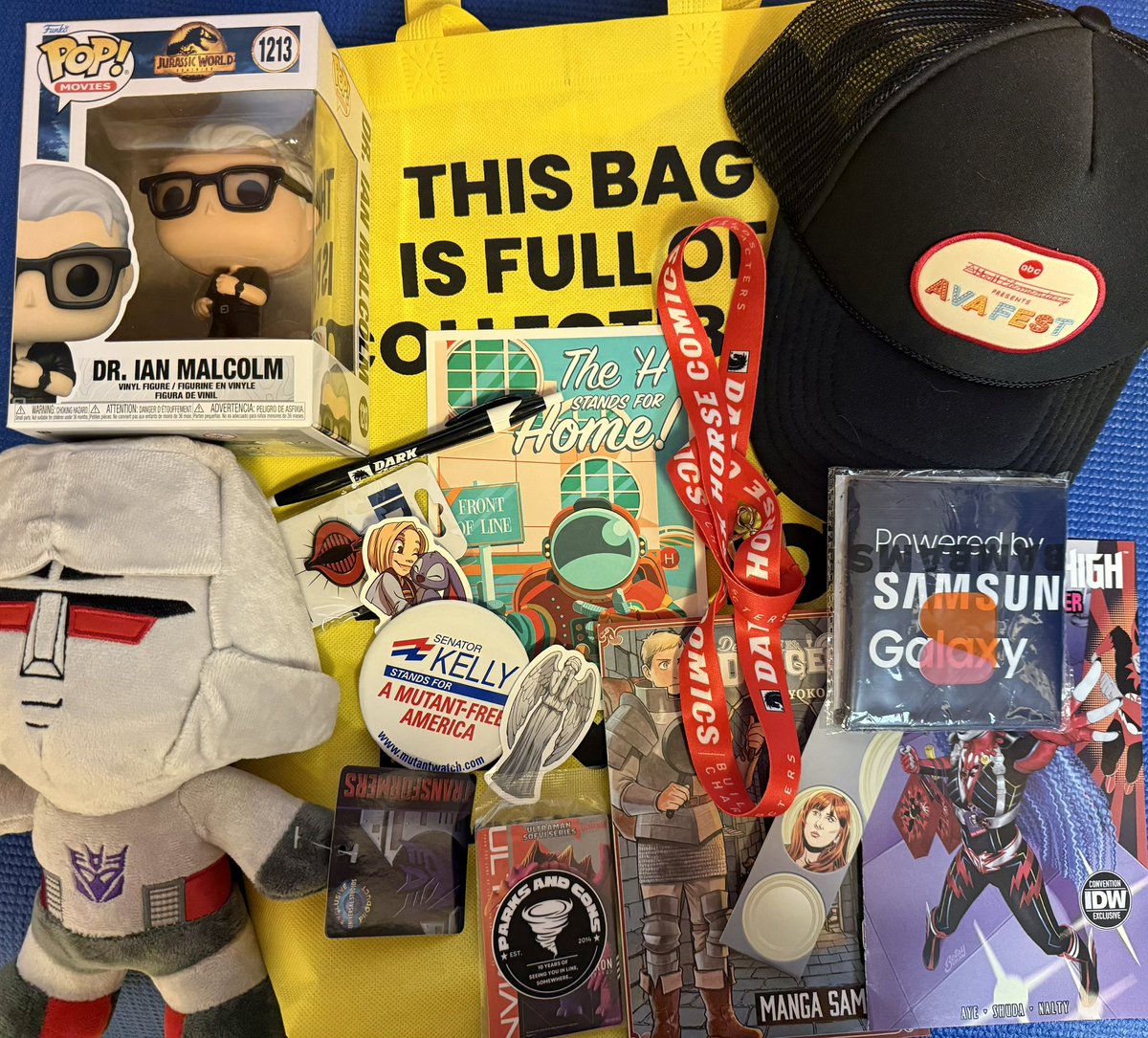 It’s time for our next swag bag giveaway of this  #SDCC season!

Just RT (repost) &amp; be a follower to enter! 

We’ll announce the winner on next week’s #ComicCon livestream &amp; here afterwards!