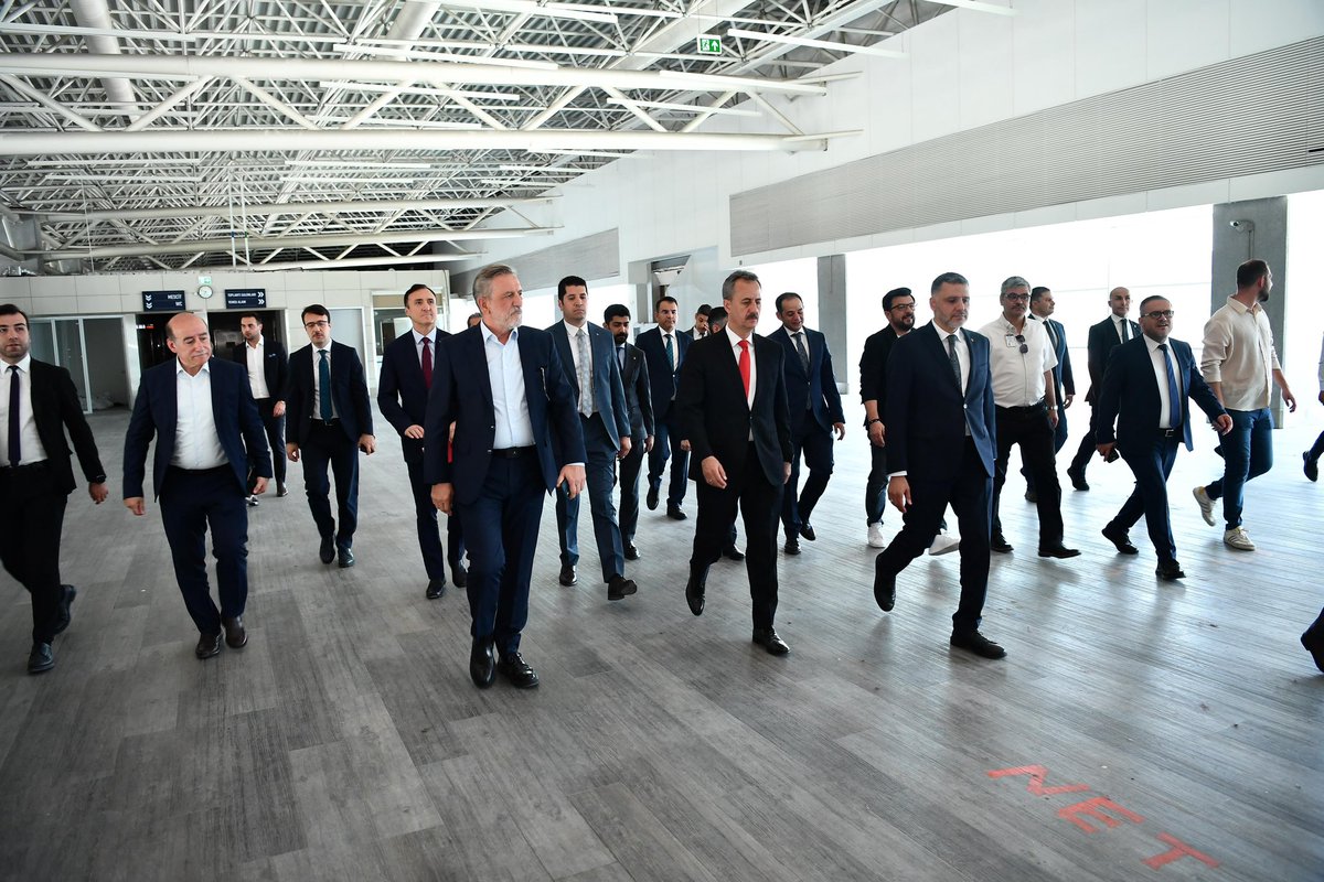Cumhurbaşkanlığı Savunma Sanayii Başkanımız Prof. Dr. Haluk Görgün ve TSK Güçlendirme Vakfı Genel Müdürü Bilal Topçu ile birlikte; Cumhurbaşkanlığımızın himayelerinde İstanbul Fuar Merkezi’nde 22–27 Temmuz 2025 tarihlerinde düzenleyeceğimiz IDEF 2025 Fuarı için kapsamlı bir