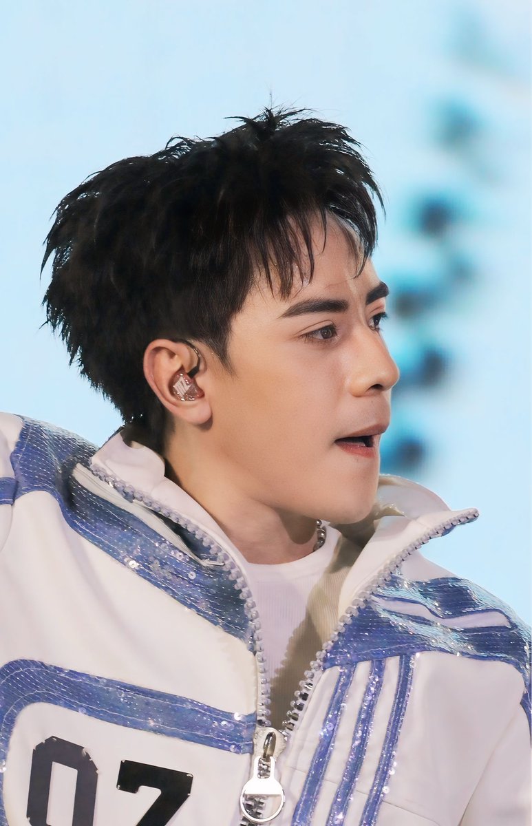 FansitePandas's tweet photo. #QuangHungMasterD
@QH_MasterD @fc_muzik @gallery_qhmd https://t.co/0ROaZZJ1Su