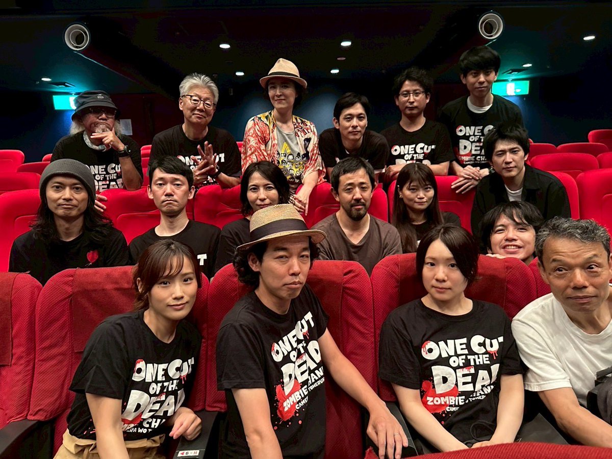 Gucci_0925's tweet photo. 「カメラを止めるな！」
7周年記念上映。
たくさんのお客さんに囲まれて、
幸せで楽しい同窓会でした！

皆さん本当にありがとうございました。
また来年！？
同窓会でお会いしましょう！ https://t.co/dueqdizKCE