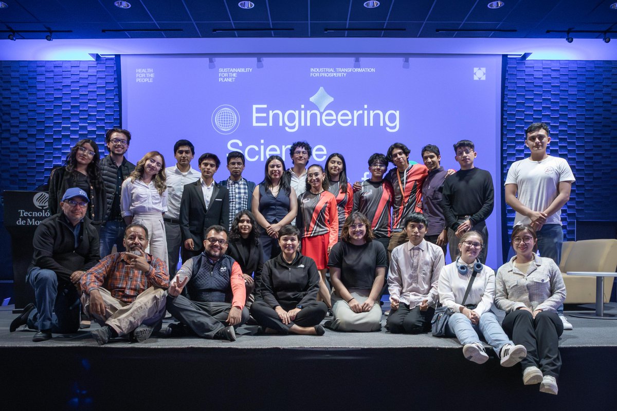 🔧🚀 Así se vivió #ExpoIngenierías2025 en Campus Hidalgo:
Proyectos innovadores, charlas, conferencias y una exhibición especial de autos clásicos con el club Vintage Cars. Gracias a quienes fueron parte de esta jornada que celebra la ingeniería con impacto.