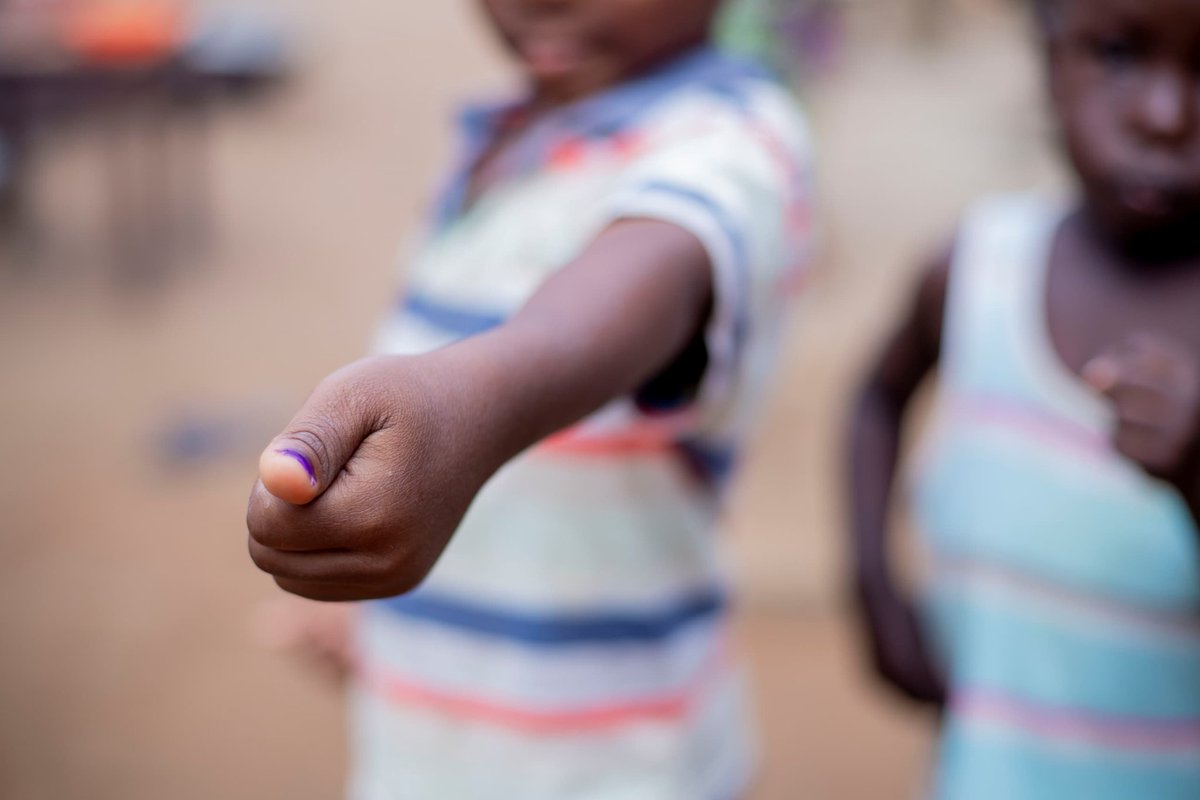 Savez-vous à quel point nos enfants sont #heureux 🫶de se sentir #fort 💪 et #bonnesanté ???

Ces enfants cibles viennent d'avoir leurs gouttes de vaccins contre la #Poliomyélite et ils le montrent #fièrement.🥰😍

Chers #Parents, ne laissons pas nos #enfants sans #sourire.