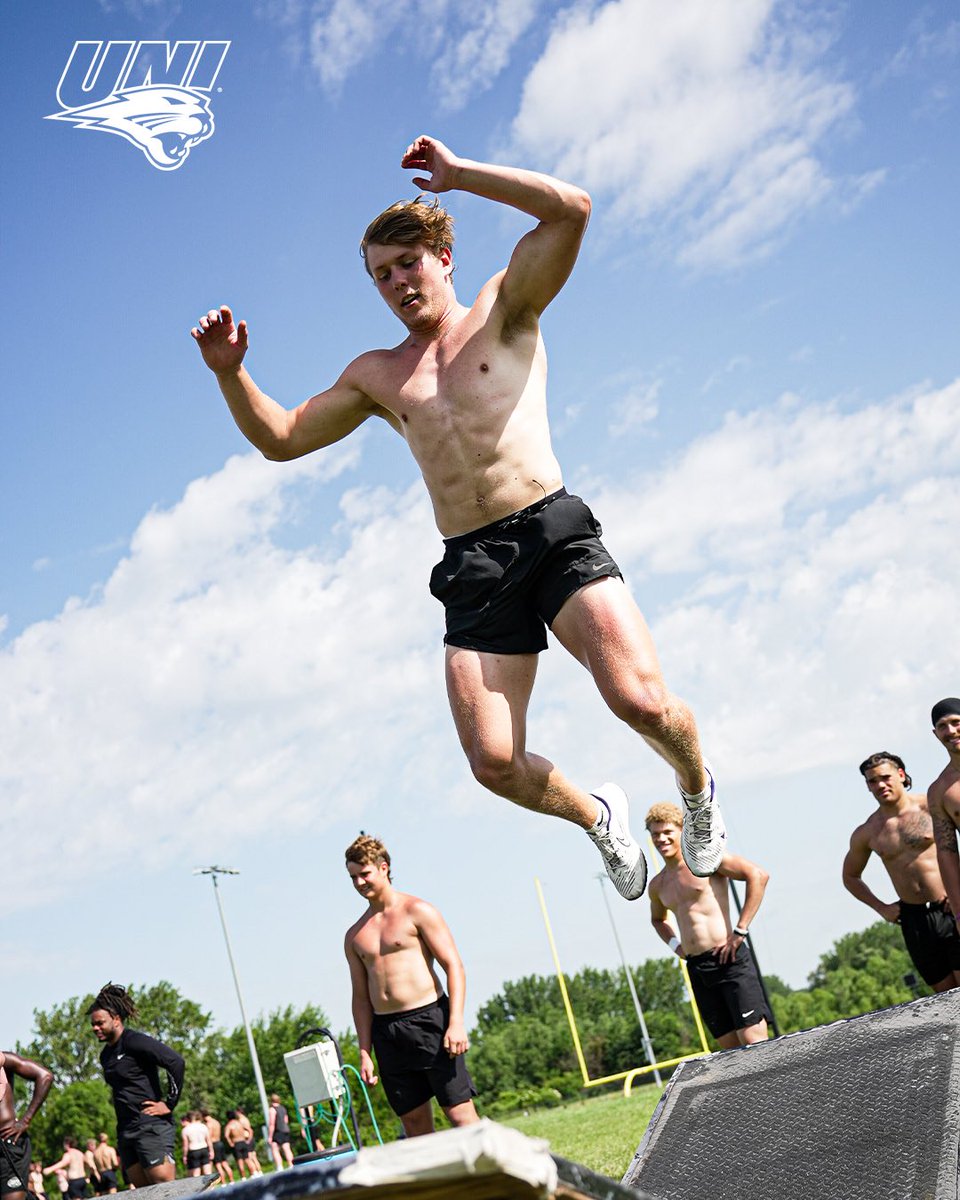 UNI Football tweet media