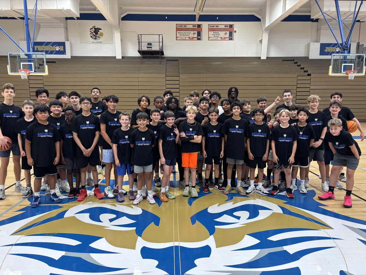 Wheeling_Hoops's tweet image. Nothing but program pride! From our youth campers to our high school athletes, everyone rocking the Wheeling hoops summer tee today! #Ubuntu 

@WHSactivities @Wheeling_Cats @WHSBaseball2 @hubbardbradford @signorahawkins @AndrewBraverman