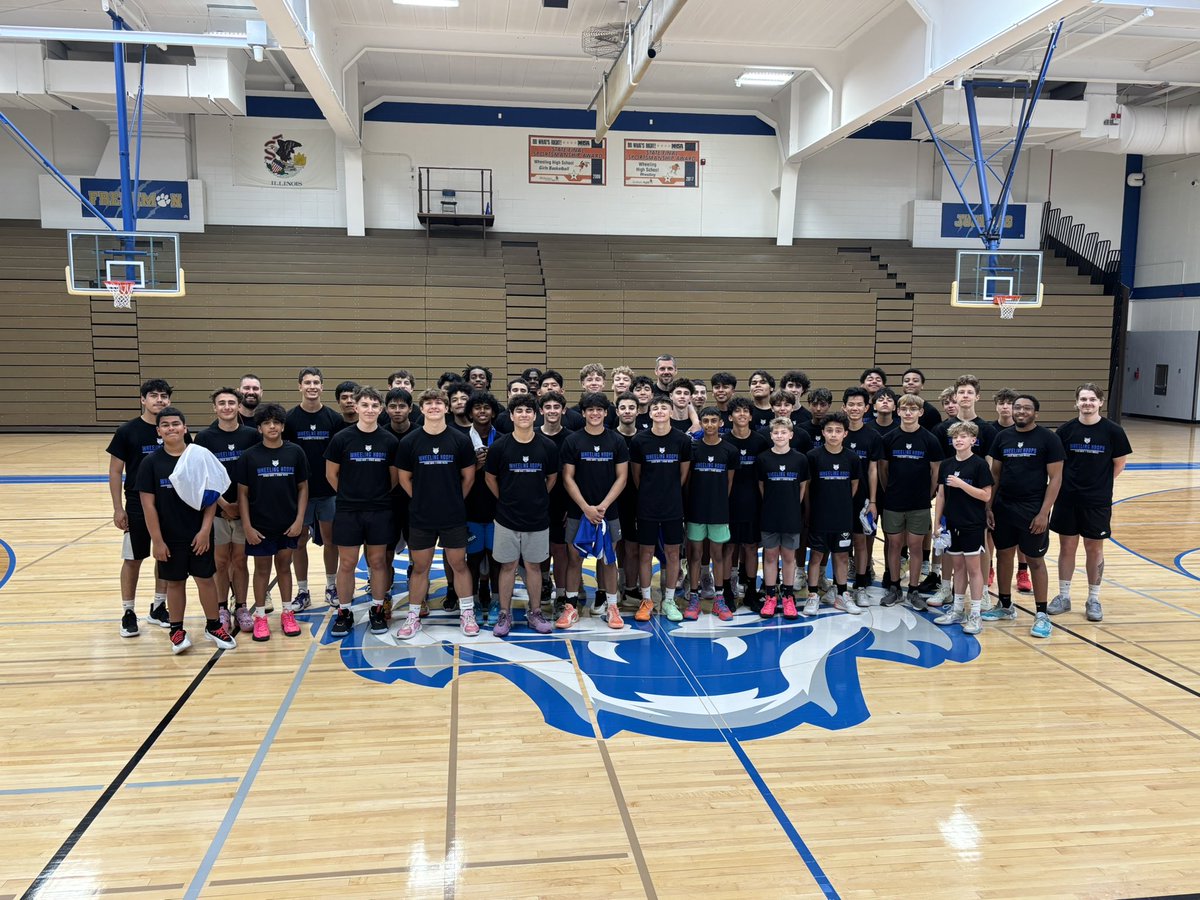 Wheeling_Hoops's tweet image. Nothing but program pride! From our youth campers to our high school athletes, everyone rocking the Wheeling hoops summer tee today! #Ubuntu 

@WHSactivities @Wheeling_Cats @WHSBaseball2 @hubbardbradford @signorahawkins @AndrewBraverman