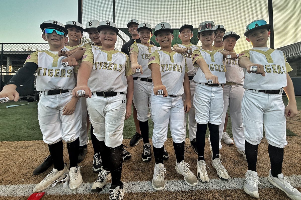 SethMcKinzie's tweet photo. @AR_Premier hosted great tournaments for us all season. Thankful for their team getting all of this together and all their support.

Until next year for the Bentonville Tigers! https://t.co/IiTUsF8DMb