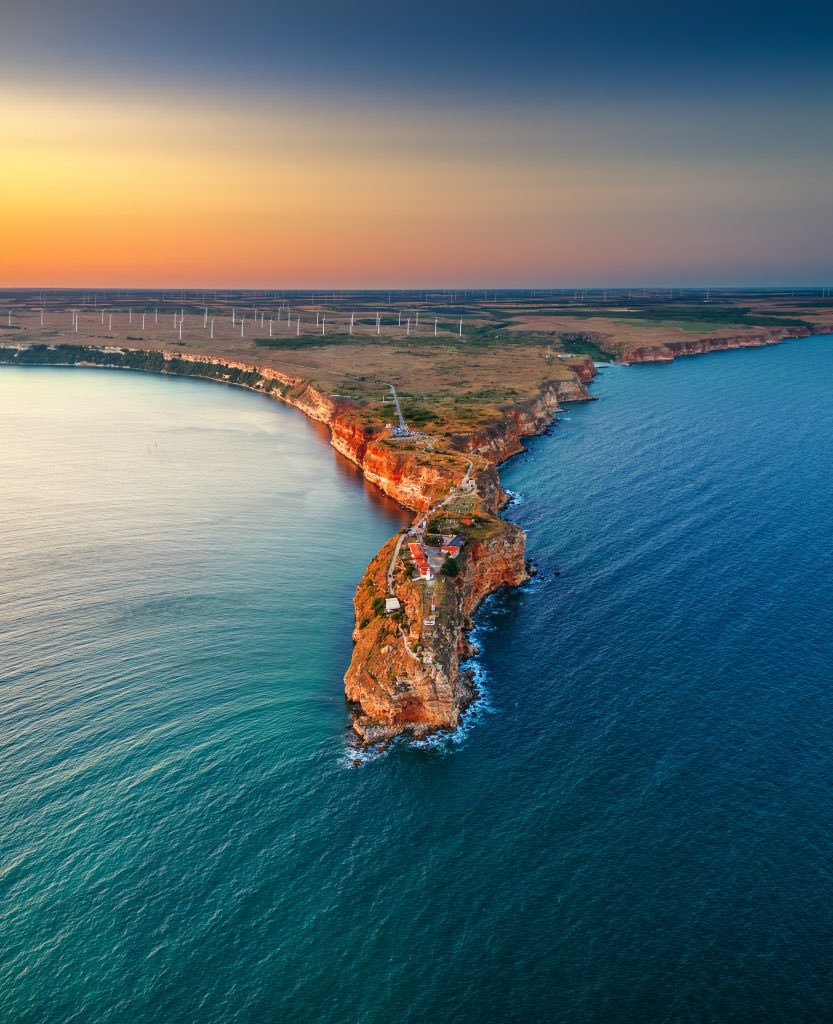 Bulgaria's tweet image. 🌊 Stand atop Kaliakra Cape’s sheer cliffs, where the Black Sea stretches to the horizon. Legends say the sea hides treasures below. #Adventure #Beach