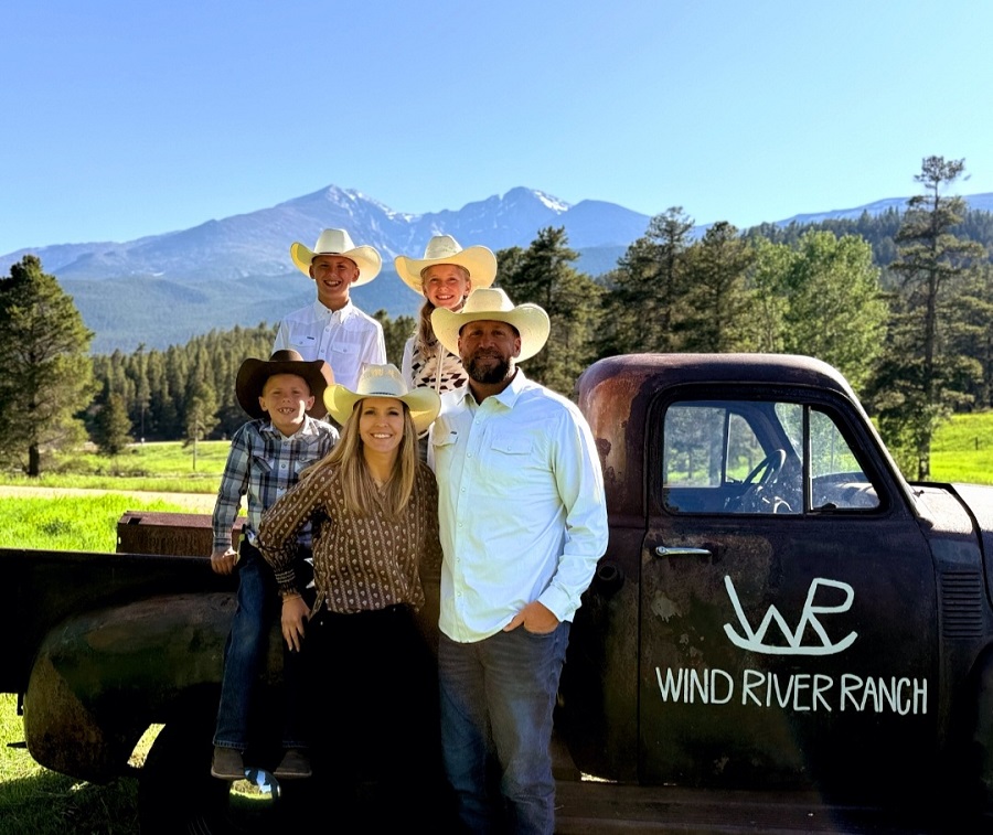 _BigBen7's tweet photo. Cowboyin' (and girlin') in Colorado
...on the beautiful #WindRiverRanch in Estes Park. ๐ค
More photos: https://t.co/ZSpEXtKcDF https://t.co/Hv92vkSuMq