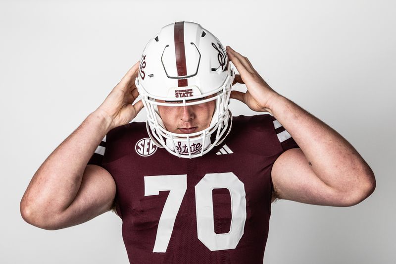 Evan Goodwin (@goodwin2026) on Twitter photo Thank you <a href="/HailStateFB/">Mississippi State Football</a> for a great weekend!
Always a good time in Starkvegas.
#HailState #OLine
<a href="/Coach_Leb/">Jeff Lebby</a> <a href="/LoadholtPhil/">Phil Loadholt</a> <a href="/BenTawwater/">Ben Tawwater</a> Thank you <a href="/HailStateFB/">Mississippi State Football</a> for a great weekend!
Always a good time in Starkvegas.
#HailState #OLine
<a href="/Coach_Leb/">Jeff Lebby</a> <a href="/LoadholtPhil/">Phil Loadholt</a> <a href="/BenTawwater/">Ben Tawwater</a>