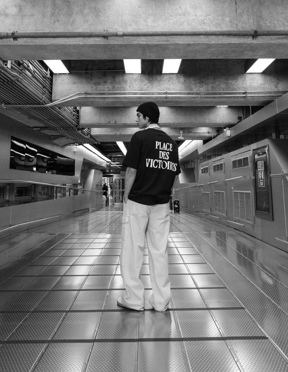 #Gangwayfashion พาส่องลุค ไบร์ท วชิรวิชญ์ กับการเข้าร่วมชมโชว์ Ami Paris กับคอลเลกชั่นปนะจำฤดูใบไม้ผลิ/ฤดูร้อน 2026 ณ กรุงปารีส ประเทศฝรั่งเศส โดยโชว์ในครั้นี้จะเกิดขึ้นในวันพฤหัสบดีที่ 26 มิถุนายน 2025 เวลา 2.30 น. (ตามเวลาประเทศไทย) #AmiParisXBRIGHT #brightvc #ไบร์ทวชิรวิชญ์