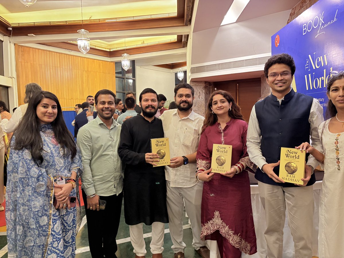 Delighted to attend the grand book launch of “The New World: 21st Century Global Order and India” by <a href="/rammadhav_/">Ram Madhav</a> ji, graced by the esteemed presence of our Hon’ble Vice President of India, Shri Jagdeep Dhankhar ji.

#TheNewWorld