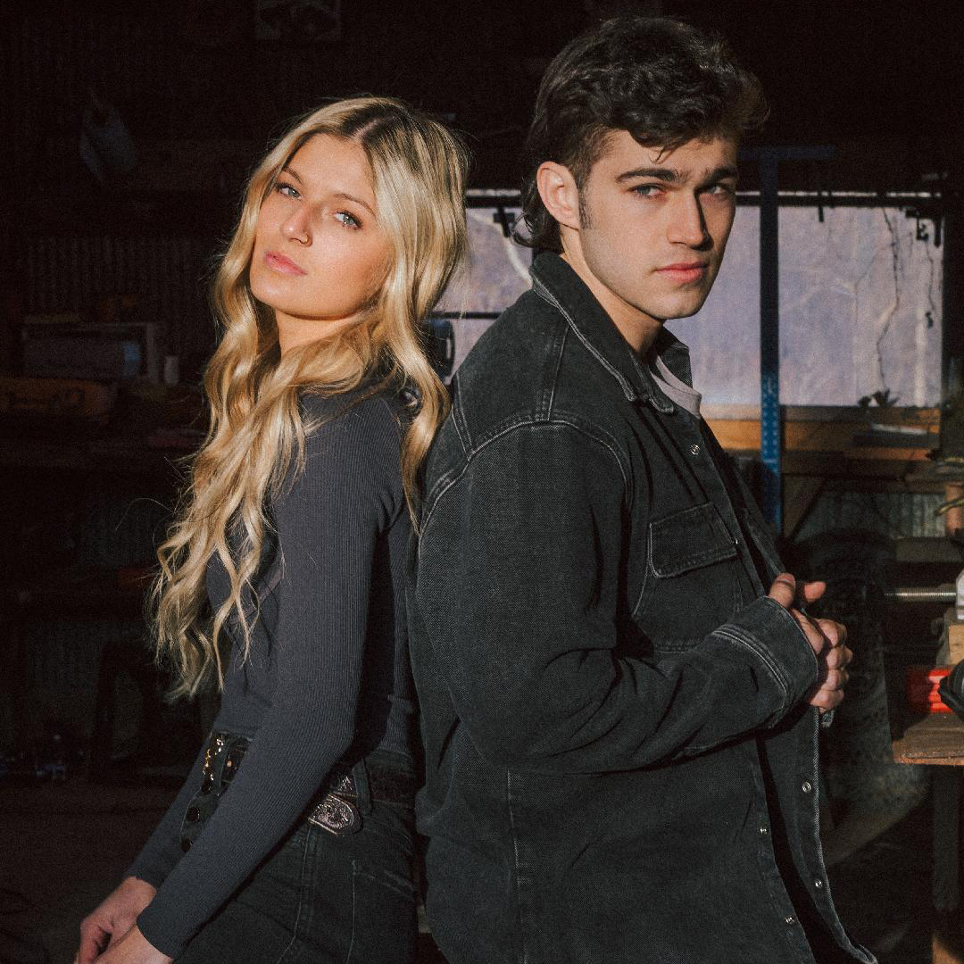 .@junanjoey release new single #KeepMyTabOpen #country #music and premiered by @nashvillecom. To purchase/stream: juna-n-joey-music-inc.lnk.to/KMTO - mailchi.mp/2911/juna-n-jo…