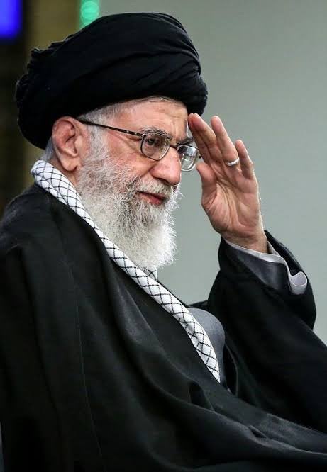 صبح اسرائیل را می‌زنیم، شب آمریکا را؛
به فرماندهی این مرد بزرگ