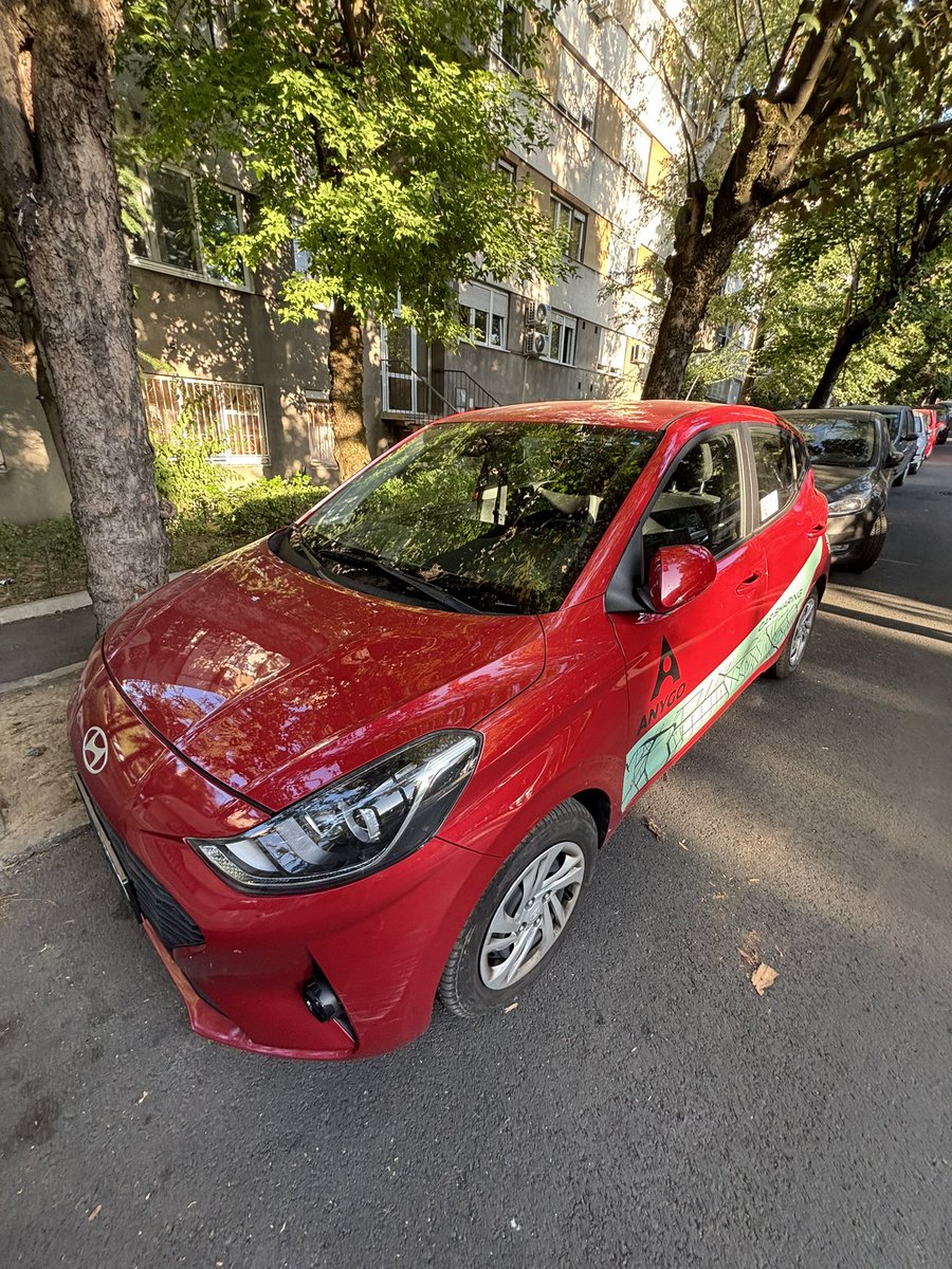 avramator's tweet image. Auto mi u servisu pa sam jutros na previjanje isao sa AnyGo car sharingom. Nije losa fora, jeftinije od taksija a auto iznajmljujes/otkljucavas preko aplikacije. Dugorocno cini mi se skuplje od rent-a-car, ali ovako kad imas da pozavrsavas par stvari po gradu je bas kul fora