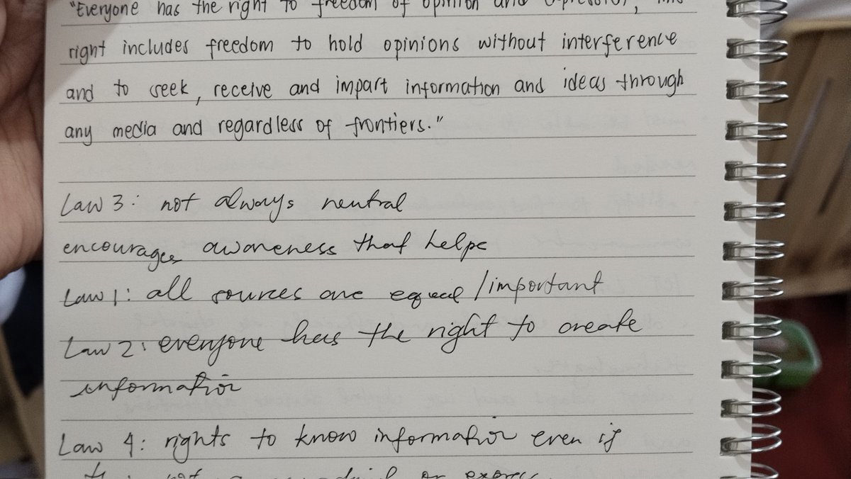 eriiiyi's tweet photo. (\_/)
( •-•)
/>🎒
#docustudyngcute log no.6
{ 062425 } ₊˚⊹♡
A week since my g12 journey started and I feel so tired alr 🥹. I'm anxious since Idk how to adjust my sched so I can still study for UPCAT.
🏷️ : #studytwt #archivetwt #academicbreaknow https://t.co/Yyavn2MCib