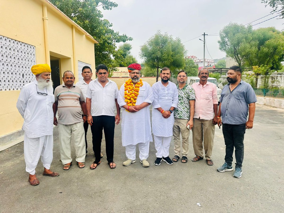 आज आम आदमी पार्टी के प्रदेश प्रभारी श्री <a href="/DheerajTokasAAP/">Dheeraj Tokas</a>  जी एवं प्रदेश महासचिव श्री <a href="/VishvenderAap/">Vishvender Singh</a>  जी का सोजत आगमन पर नरपतसिंह जैतावत जी के नेतृत्व में कार्यकर्ताओं ने किया जोरदार स्वागत, इस दौरान विपिन व्यास, रामलालजी जाट, जेठाराम जी देवासी, अर्जुन सिंह जी बाली आदि मौजूद रहे