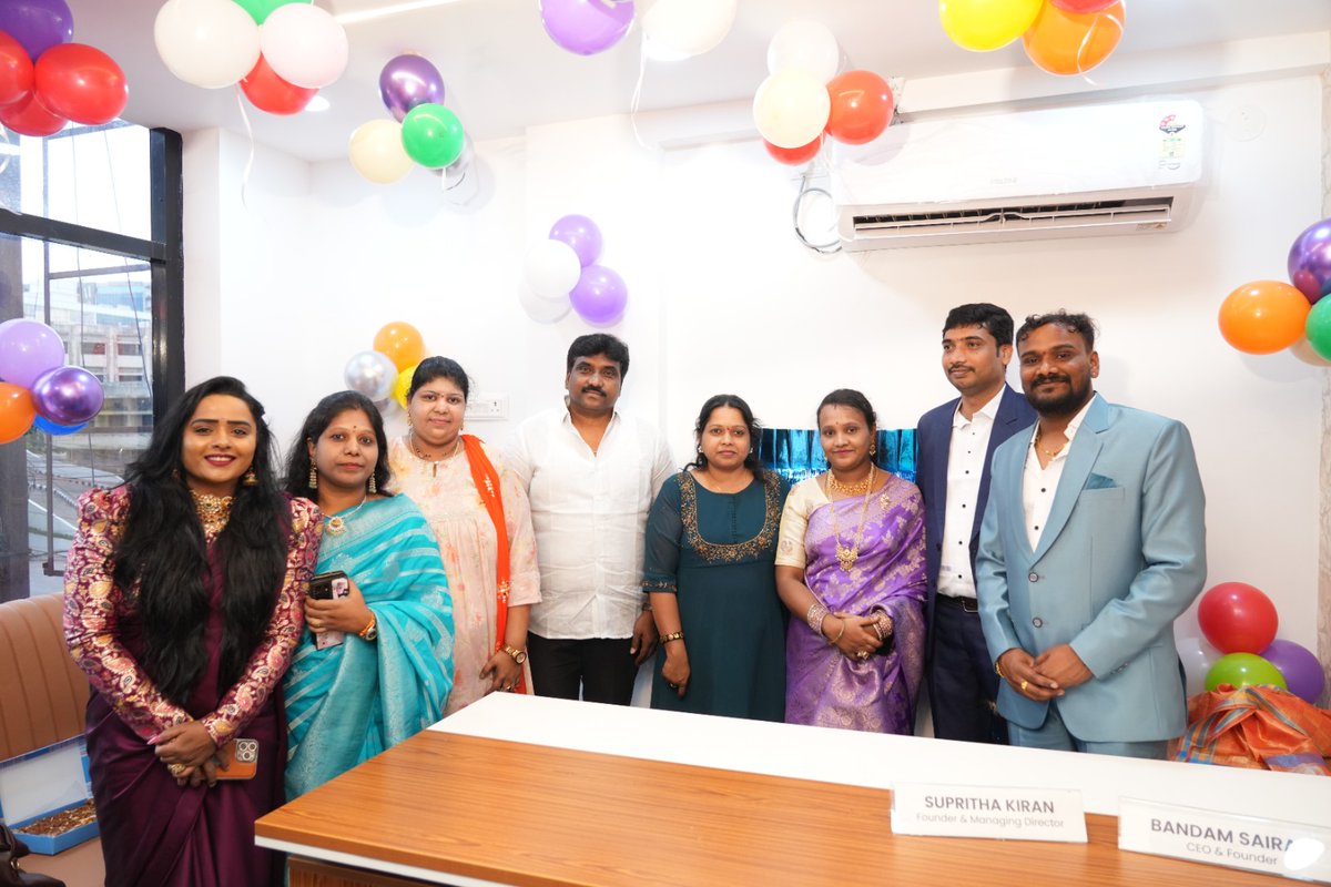 katta9177's tweet photo. SK technologies నూతన ఐటి కార్పొరేట్ ఆఫీసు ప్రారంభోత్సవ కార్యక్రమంలో అతిధిగా పాల్గొన్న తెలంగాణ ఐటీ ఫోరమ్ రాష్ట్ర అధ్యక్షులు కట్ట రవి కుమార్.

కార్యక్రమంలో భాగంగా SK technologies సిఈవో  సాయిరాం మరియు మేనేజింగ్ డైరెక్టర్ సుప్రీత కిరణ్ కు ప్రత్యేకంగా శుభాకాంక్షలు తెలియచేయడం జరిగింది. https://t.co/EzFVyRREdQ