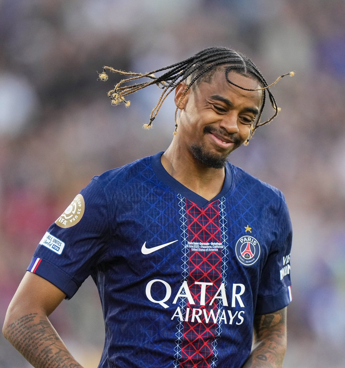 Bradley Barcola est heureux et RESTE à Paris ! ❤️💙

(<a href="/FabrizioRomano/">Fabrizio Romano</a>)