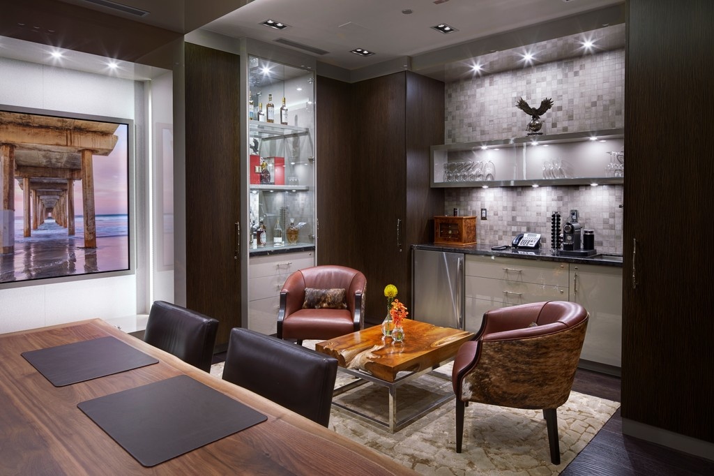 Did you know that Eagles Nest features top-level rooms for events? The Dufferin Room fits 12 guests intimately with a wet bar, TV, seating, and private washroom. 

Explore more by visiting our website to view our room tour and contact our Sales Team!⁠
⁠
#EaglesNestGolfClub