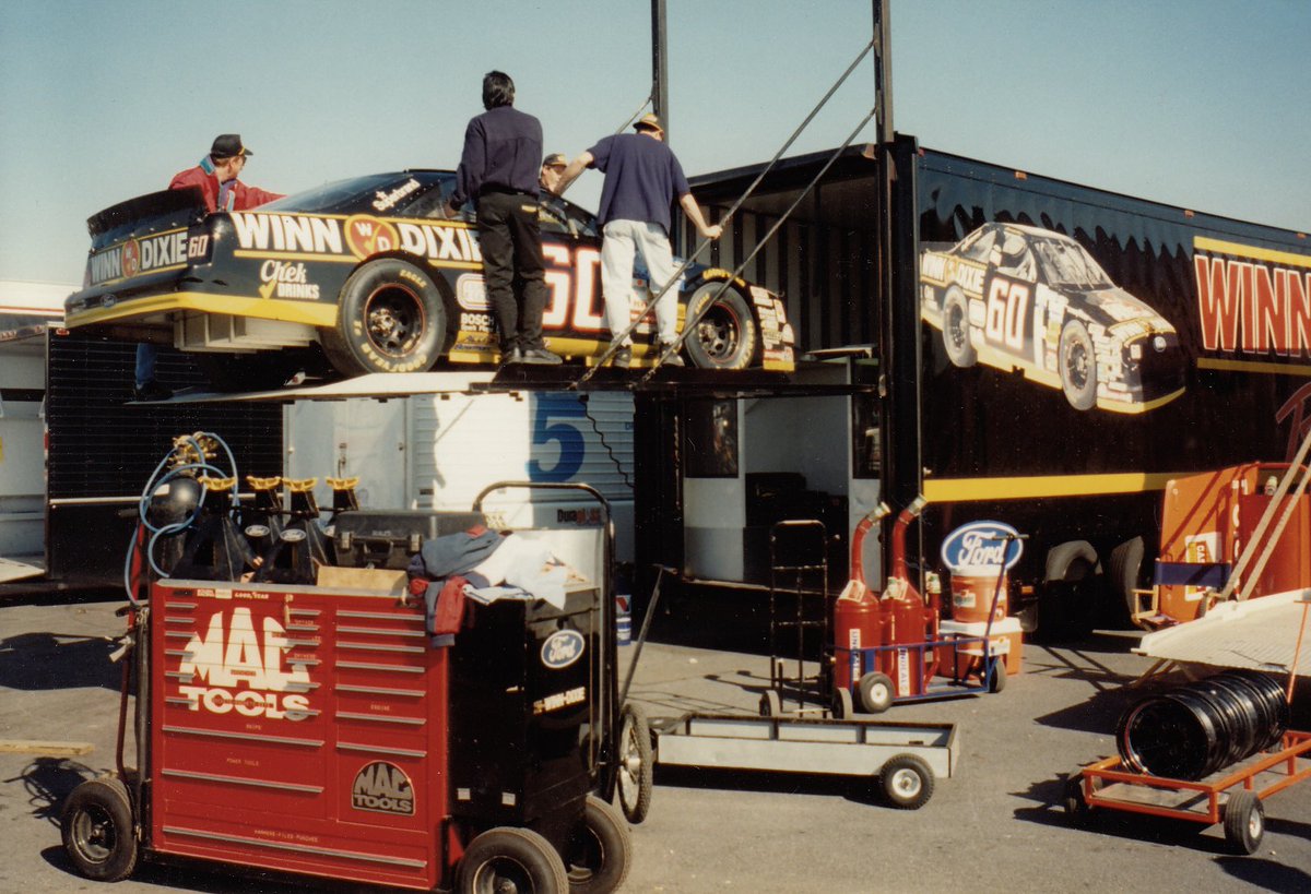 6matthewmartin's tweet image. When this car showed up, it was all over.