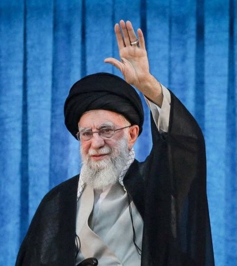 garrywalia_'s tweet photo. ईरान की इस्लामिक रिवोल्यूशनरी गार्ड कॉर्प्स (IRGC) ने एक बयान में दावा किया है कि उन्होंने क़तर में स्थित अल-उदीद सैन्य अड्डे को “विजय की घोषणा” अभियान के तहत एक शक्तिशाली और विनाशकारी मिसाइल हमले से निशाना बनाया है।

अभी तक इस हमले को लेकर अमेरिका की और से कोई बयान नहीं आया है वही क़तर का बयान है की ईरानी हमले का जवाब देने का अधिकार सुरक्षित रखते हैं