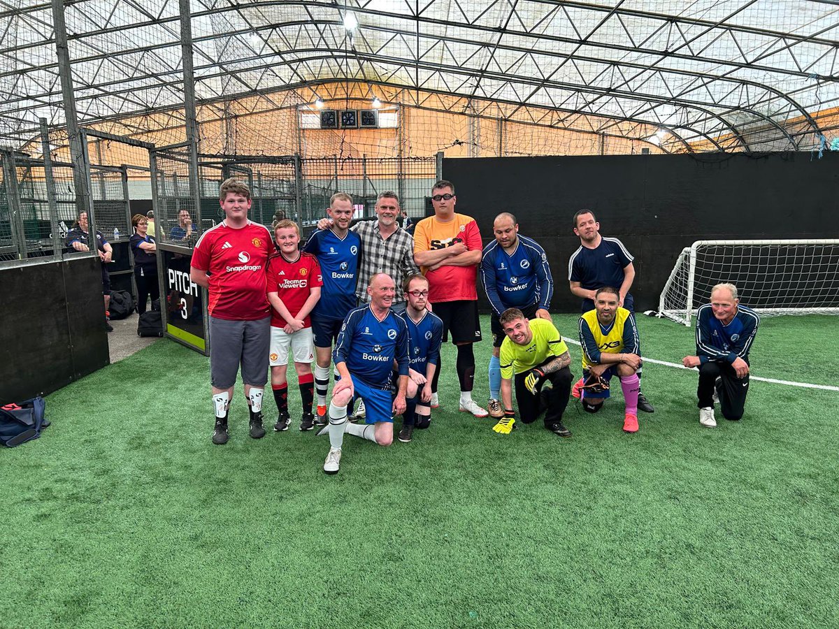 Sir Tom Finney SC (@stfsdc) on Twitter photo A big thank you to our president, Graham Alexander, for his visit to the STFPSC Pan Disability session last Friday! 🙌🏻
Graham’s visits are always enjoyed by all!
Thank you Graham & good luck for the season ahead with <a href="/officialbantams/">Bradford City AFC</a> 💪🏻 A big thank you to our president, Graham Alexander, for his visit to the STFPSC Pan Disability session last Friday! 🙌🏻
Graham’s visits are always enjoyed by all!
Thank you Graham & good luck for the season ahead with <a href="/officialbantams/">Bradford City AFC</a> 💪🏻