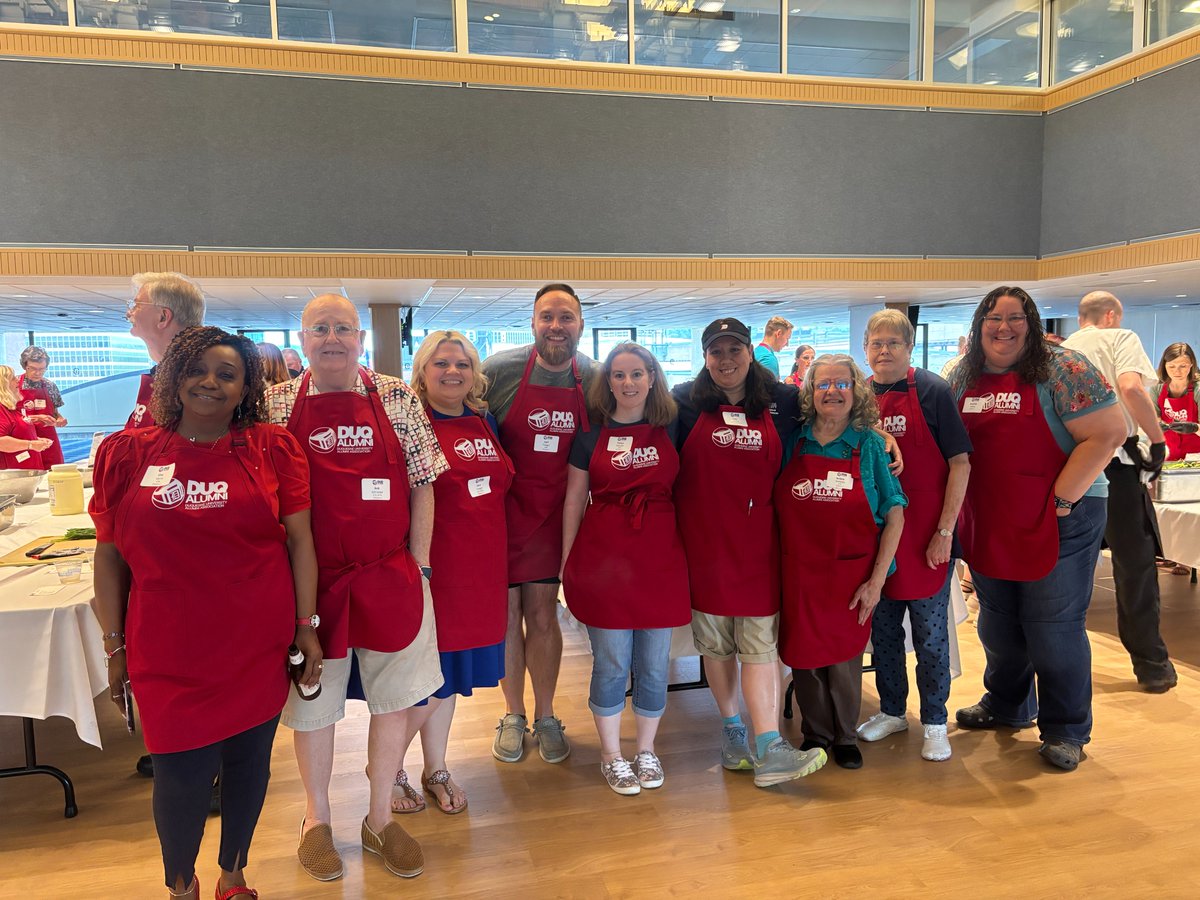 Friday night was deliciously fun! 🍽️ #DuqAlumni rolled up their sleeves for a hands-on cooking class with our amazing Parkhurst chefs.

From chopping and sautéing to plating like pros, they whipped up a full three-course meal from scratch! 🔪🔥