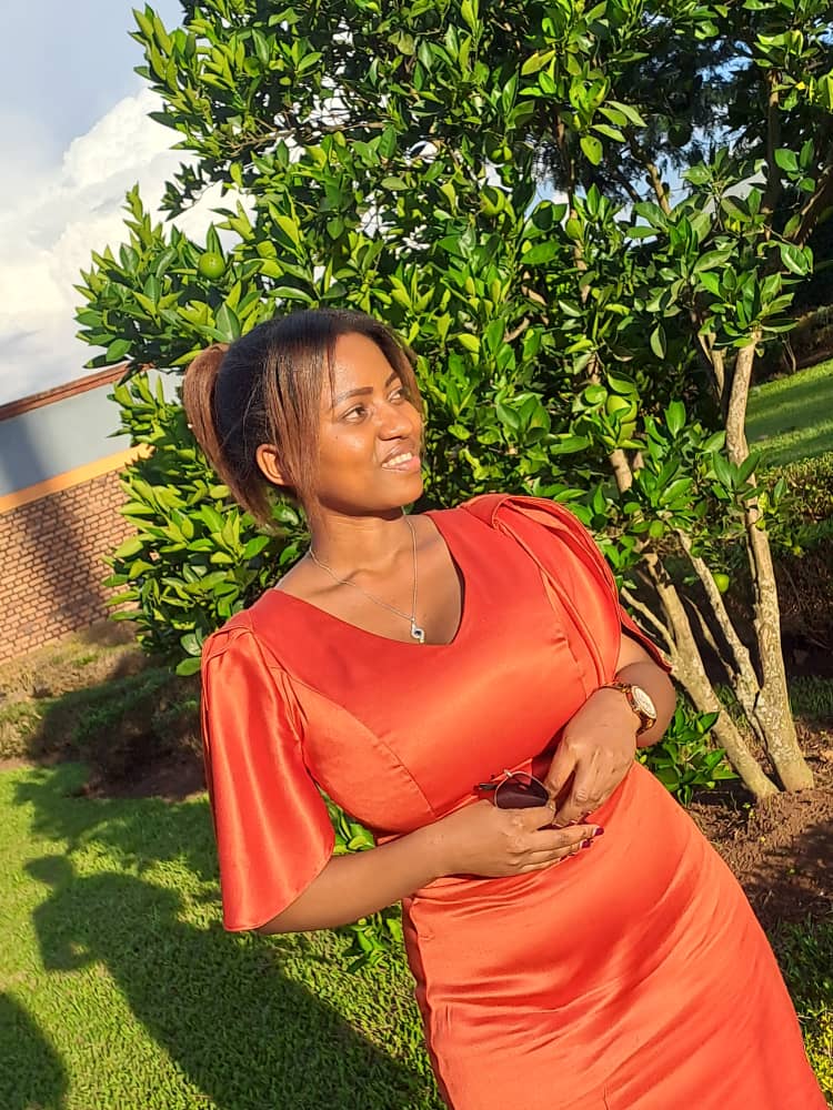 denyse_mbabazi's tweet image. Ntuzigere ubitsa ibanga ryawe undi muntu. Niba byakunaniye kuryibikira ntiwumve ko hari undi wabishobora.

—Denyse M. Mpambara 
 #YourCaringJournalist #MbabaziQuotes #DMMTalks