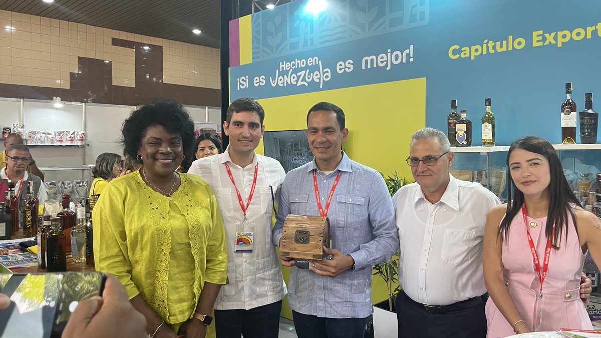🇨🇺 Desde #SantiagoDeCuba damos inicio a ExpoCaribe 2025, la segunda bolsa comercial más importante del país.

🌍 Participan 35 países, más de 1,800 expositores y más de 300 empresas cubanas.

🤝 El evento promueve vínculos económicos y comerciales en la región.