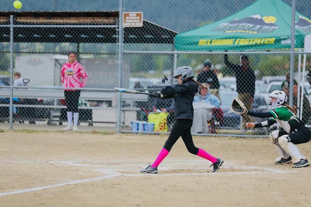 CoachKyleSamson's tweet image. Jordyn hit her 1st Home-run over the fence yesterday!