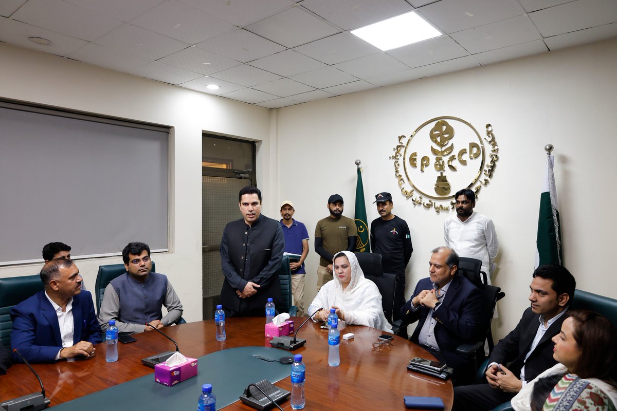EPCCDpunjab's tweet photo. With heartfelt gratitude, EP&CCD bids farewell to our esteemed Secretary, Mr. Raja Jahangir Anwar. His visionary leadership and tireless dedication have greatly advanced Punjab’s environmental & climate goals.
Wishing him the very best in his next chapter! 🌿
#EPAPunjab #EPCCD https://t.co/EyY632Q6BI