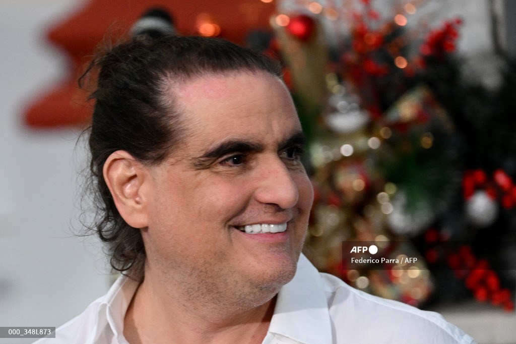 En un momento en que la escasez de medicamentos oscilaba entre 80% y 90%, las sociedades controladas por Alex Saab aplicaron sobreprecios de más de 2.000% en algunos fármacos comprados en la India
📍bit.ly/4kWpUTc