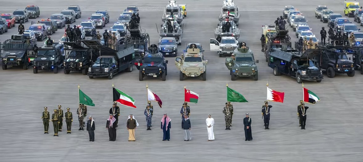 MaShJari_AD's tweet photo. اللهم احفظ دولنا دول الخليج وقاداتها وشعوبها بعينك التي لا تنام، اللهم من أراد بخليجنا سوءاً والمساس بأمنها رب اشغله في نفسه واجعل كيده في نحره https://t.co/JkJRnqXpOy