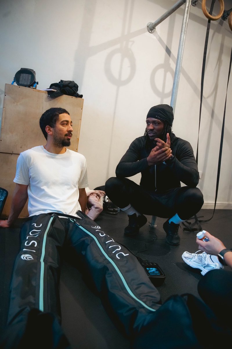__RRAW__'s tweet photo. Shout out our client Yunus for using our services!

Always available to all &amp; for rent! Drop us a message 💌 and we’ll get you all sorted for Preseason! 🫵🏾

#football #recovery https://t.co/ruNejZuxMt