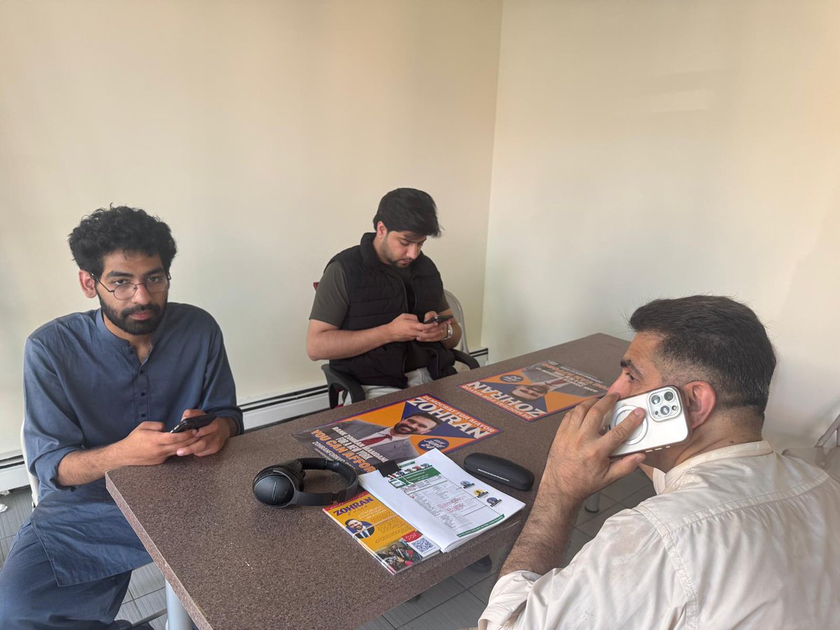 muslim_votes's tweet photo. 80 hours. 100% grassroots.
MVP & @DRUMBeatsNYC volunteers showed up for @ZohranKMamdani Mamdani β in-person and remote.
#VoteZohran #PhoneBanking #MuslimVoteProject https://t.co/NLfYNoAXF2
