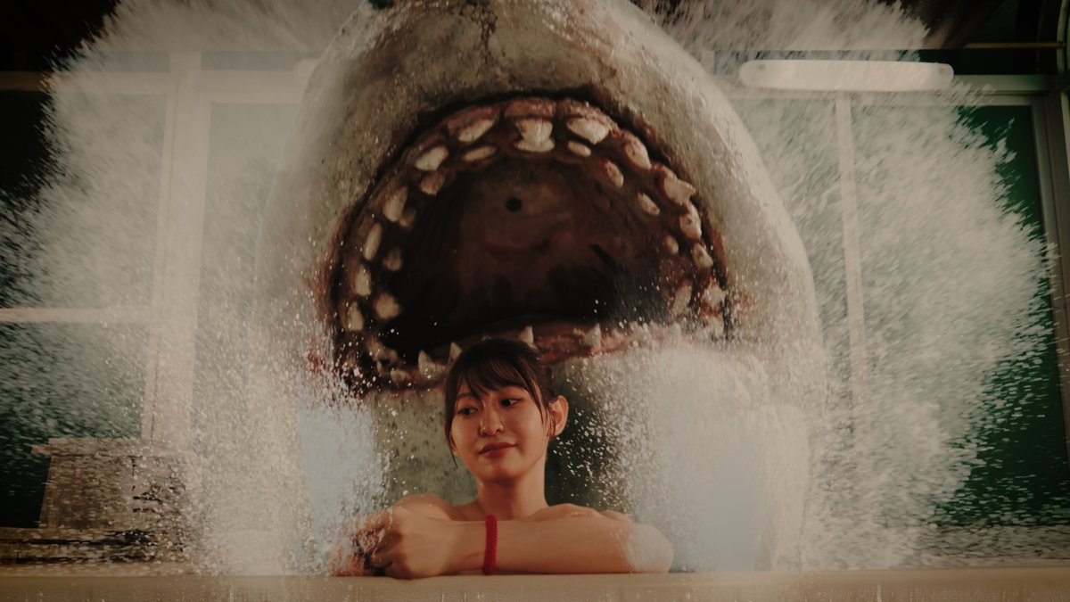 IrishFilmCritic's tweet image. Japanese Horror #HotSpringSharkAttack Bites Into Theaters And VOD July 11 tinyurl.com/3ckyd873 @Sozaall_Sozai @AlamoDrafthouse