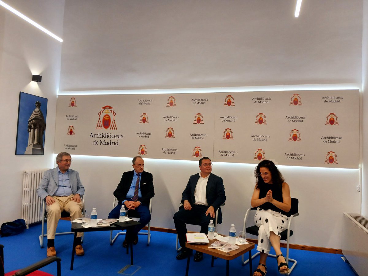 Almudena Hernández Pérez (@almudenahperez) on Twitter photo De los maestros siempre se aprende! <a href="/juanvicenteboo/">Juan Vicente Boo</a> presenta en <a href="/archimadrid/">Archidiócesis de Madrid</a> 33 claves sobre los años decisivos de Francisco, un libro editado por <a href="/sanpablo_es/">Editorial San Pablo España</a> De los maestros siempre se aprende! <a href="/juanvicenteboo/">Juan Vicente Boo</a> presenta en <a href="/archimadrid/">Archidiócesis de Madrid</a> 33 claves sobre los años decisivos de Francisco, un libro editado por <a href="/sanpablo_es/">Editorial San Pablo España</a>