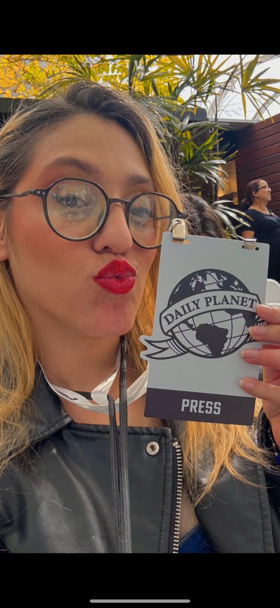 O crachá da coletiva de 
#Superman sendo um do DAILY PLANET foi o ponto auge, tá? 💙 <a href="/wbpictures_br/">Warner Bros. Pictures Brasil</a> eu amei! ❤️