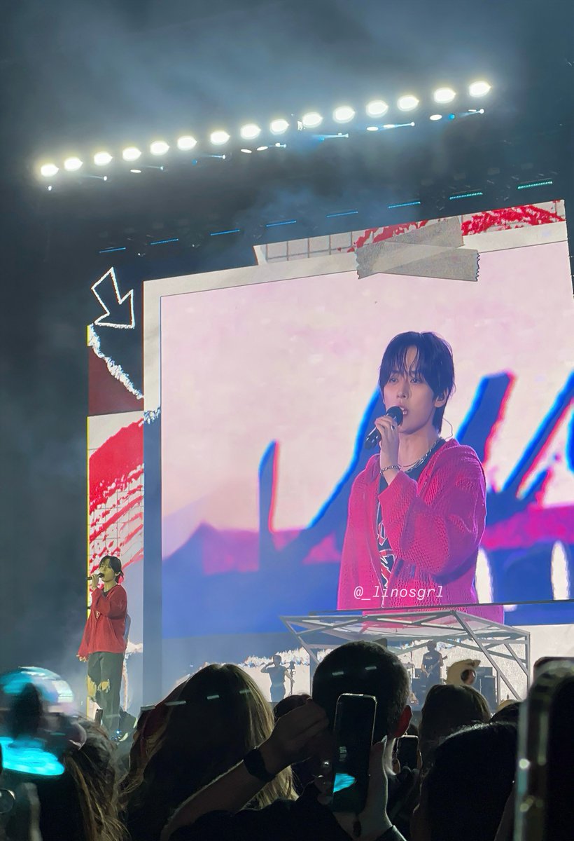 Lee Know on big screen is always a blessing 💘  #leeknow #straykids