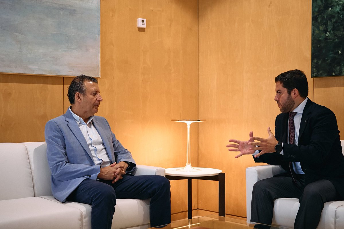Javier Fernández de los Rios (@jfdezdelosrios) on Twitter photo Hoy hemos compartido con el nuevo presidente Miguel Ángel Pérez de <a href="/AJESevilla/">AJE Sevilla - Jóvenes Empresarios de Sevilla</a> la importancia de la colaboración público-privada para el desarrollo de nuestra provincia.
Estamos convencidos del enorme potencial del talento joven sevillano y seguiremos trabajando para impulsar Hoy hemos compartido con el nuevo presidente Miguel Ángel Pérez de <a href="/AJESevilla/">AJE Sevilla - Jóvenes Empresarios de Sevilla</a> la importancia de la colaboración público-privada para el desarrollo de nuestra provincia.
Estamos convencidos del enorme potencial del talento joven sevillano y seguiremos trabajando para impulsar