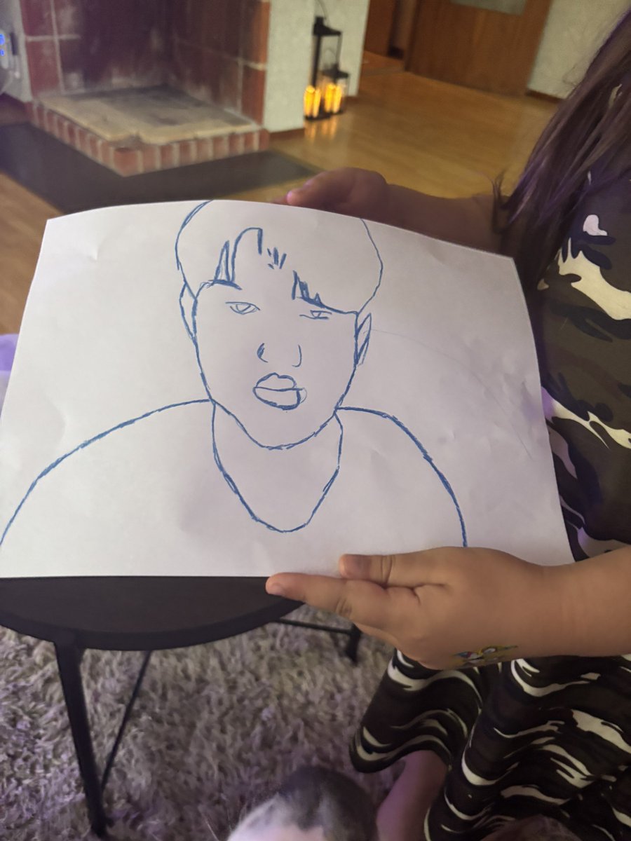 boorbis's tweet image. So my niece drew this kpop man… who is this