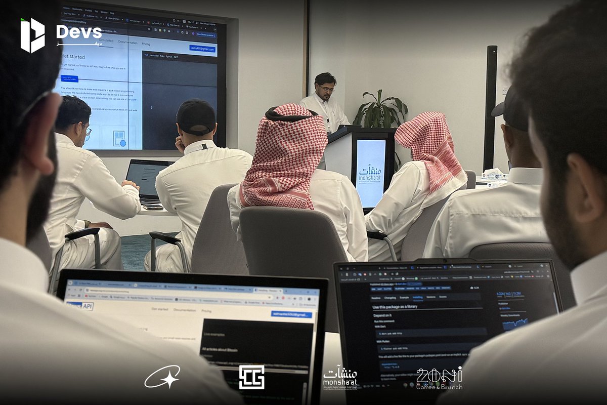 SCC_CCIS's tweet photo. ختامها مسك! 💻🔥
اليوم الرابع والأخير من معسكر Devs كان حافلًا بالتطبيقات العملية وتعلم الاتصال بواجهة برمجة التطبيقات (APIs)
قدّم اليوم الأخير المهندس محمد العنزي @ix_xia بأسلوبه المتميز، وساهم في ترسيخ المفاهيم وتوضيح خطوات بناء التطبيقات باحترافية📱
لقطات من اليوم الأخير📸 https://t.co/pVg5JlElcK
