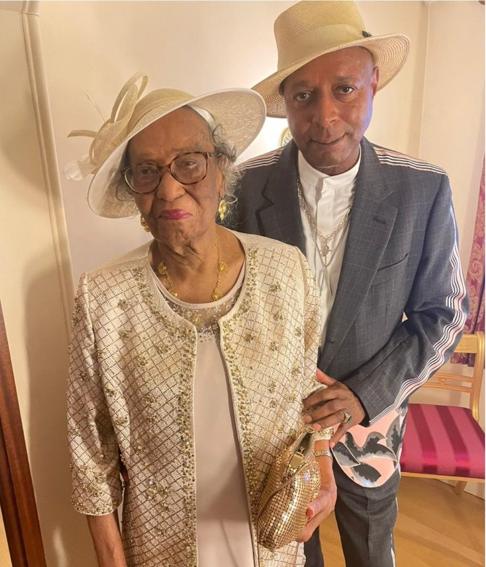 Happy Birthday to the finest r&amp;b,soul funk &amp; jazz vocalist ever Mr <a href="/leeejohn/">Leee John</a> .Wishing you a fantastic day &amp; thank you for 40+ years of 'Music &amp; Lights, Sequins &amp; Pearls!' Amazing vocalist, never stop Leee. Real gentleman, &amp; loves his mum too! #Imagination #soul #leeejohn