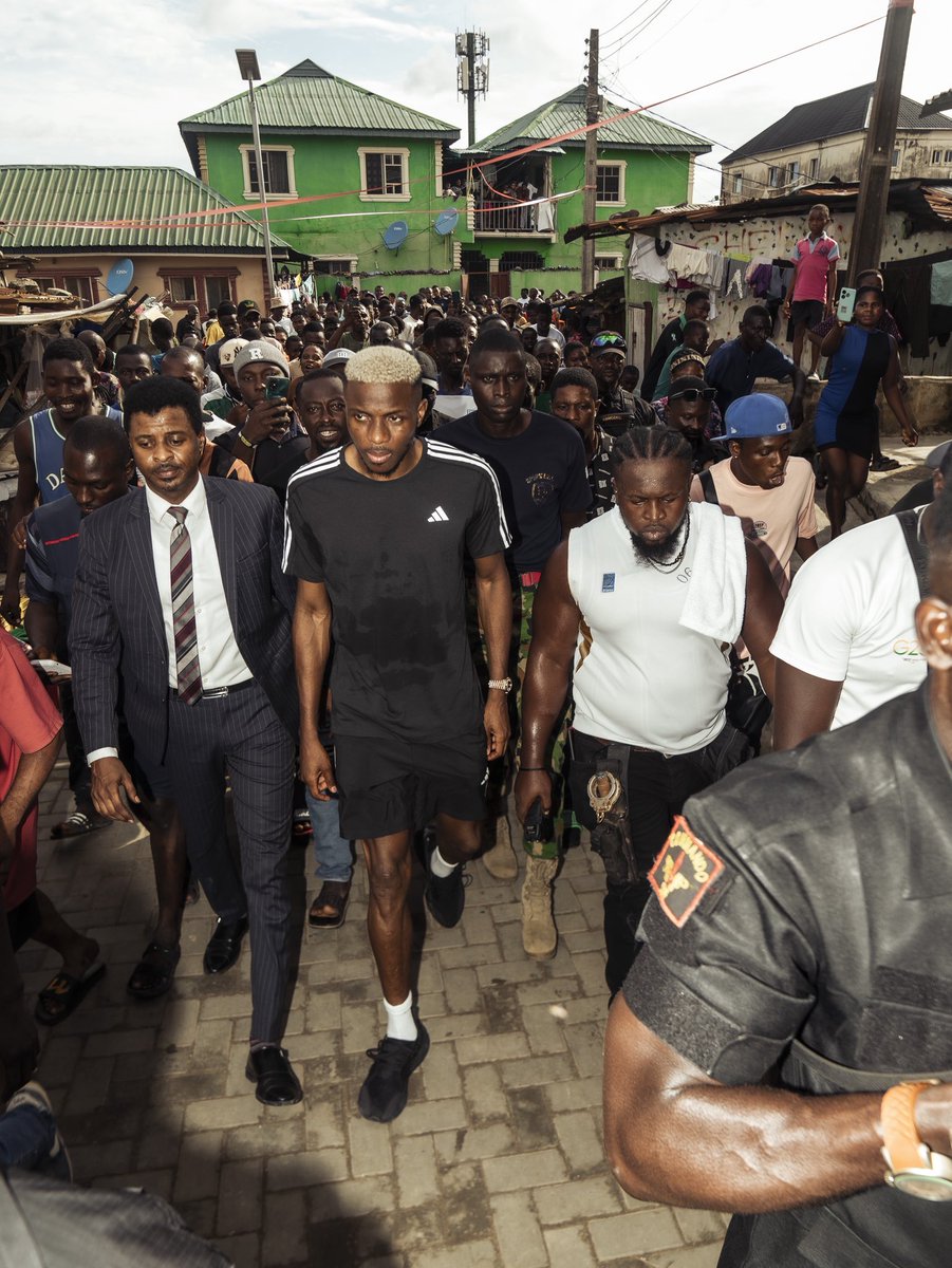 Victor Osimhen ülkesinde.