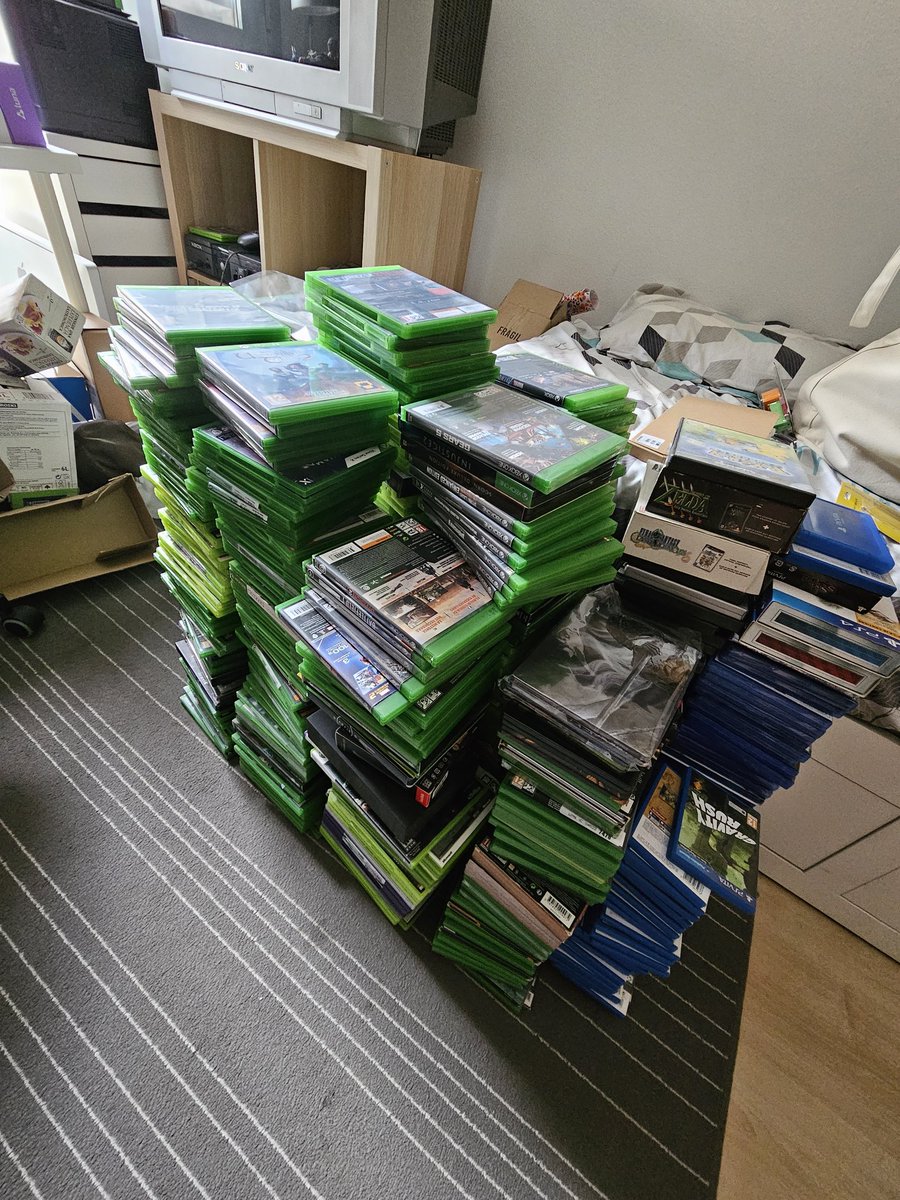 Microsoft, sálvame del físico!!! (Si a alguien le interesa una colección de 400 juegos de Xbox de todos los sistemas, que me diga.) #coleccionismo #xbox