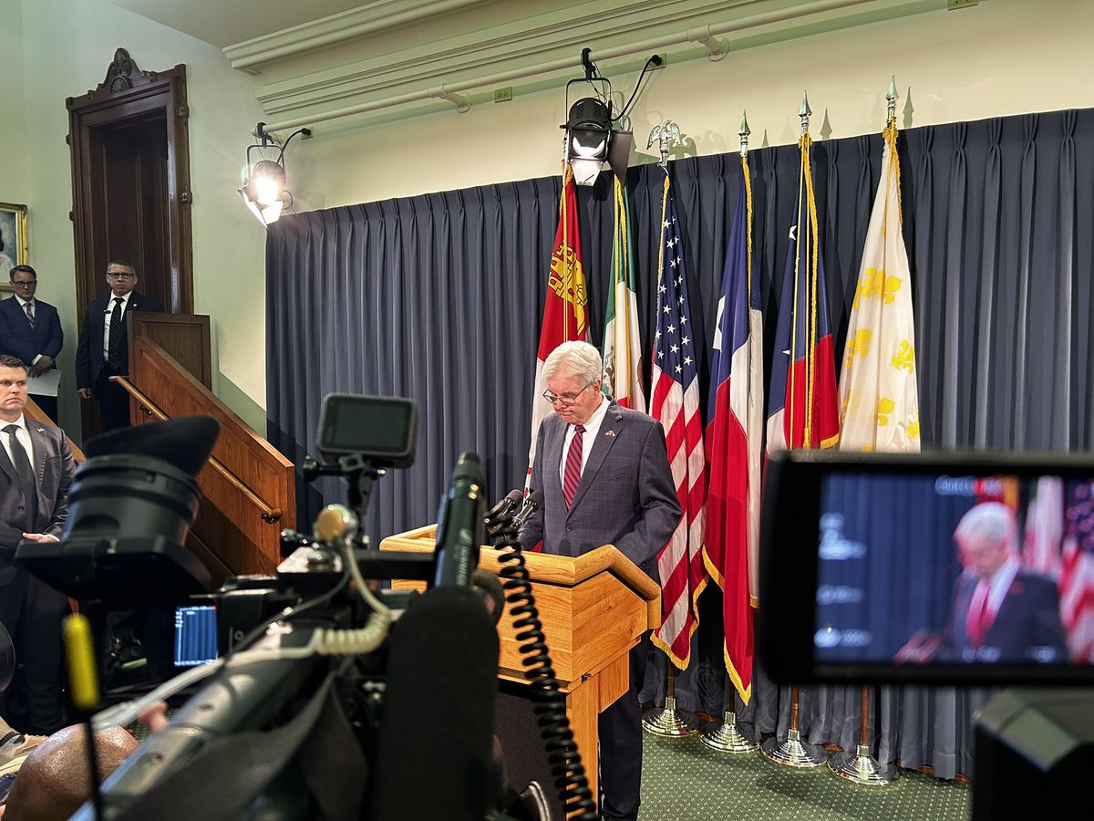 DylMcK14's tweet image. .@LtGovTX just said the veto of SB 3 is a signal that @GregAbbott_TX wants to legalize recreational marijuana in Texas.