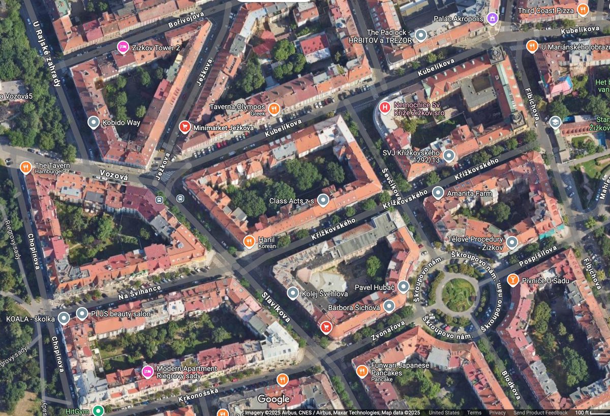 UrbanCourtyard's tweet image. Assuming 5BD/3BA homes in both cases. 
Raise 3 children in a courtyard apartment in a dense, walkable city neighborhood or in a single family in a drive-everywhere suburb?